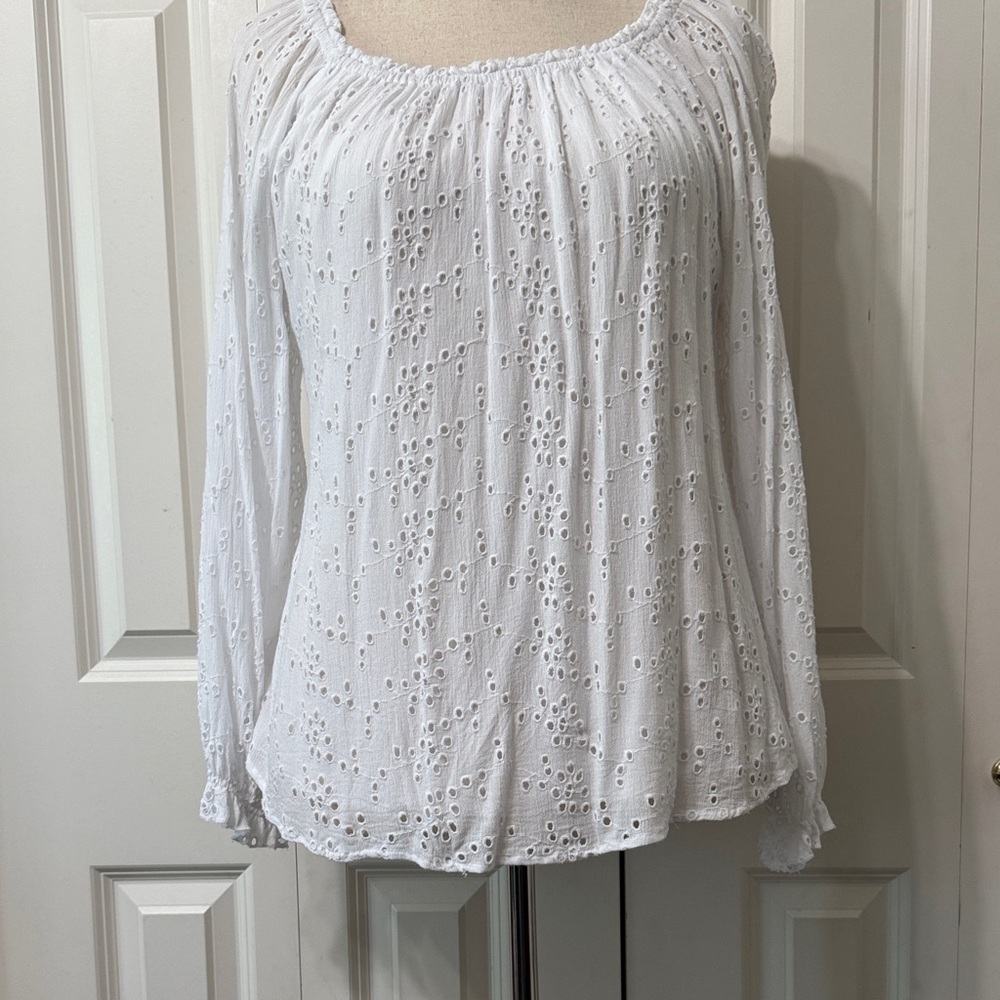 Sanctuary EUC❤️White Eyelet Blouse On/Off shoulders. - Picture 3 of 12